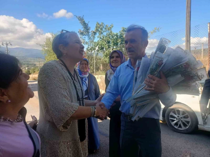 &Ccedil;ınarlarla Fidanlar projesi: G&ouml;lc&uuml;k&rsquo;te huzurevi sakinleri ve &ccedil;ocuklar 6 k&ouml;y&uuml; gezdi 0