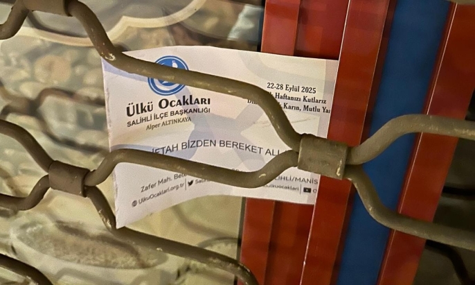 Katta olchamdagi modellarning yalangoch fotosuratlari