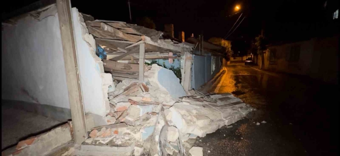 Edirne'de alkollü sürücü eve daldı: Maddi hasar oluştu