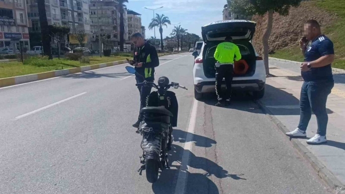 Ehliyetsiz ve tescilsiz elektrikli bisiklet sürücüsüne dudak uçuklatan ceza! 3