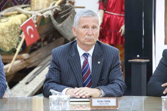 Eşme Belediye Başkan vekilliğine Zeki Işık seçildi 3