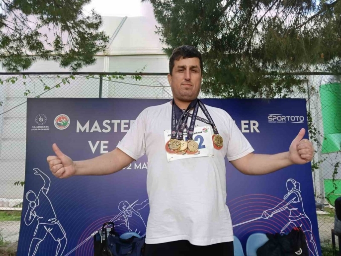 Balıkesirli usta sporcu Alp Gökbora Ulubeli 4 dalda zirvede! 1