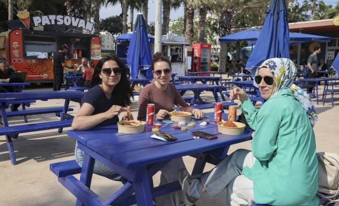 Mersin sahilinde gastrokaravanlarla lezzet yolculuğu başlıyor 2