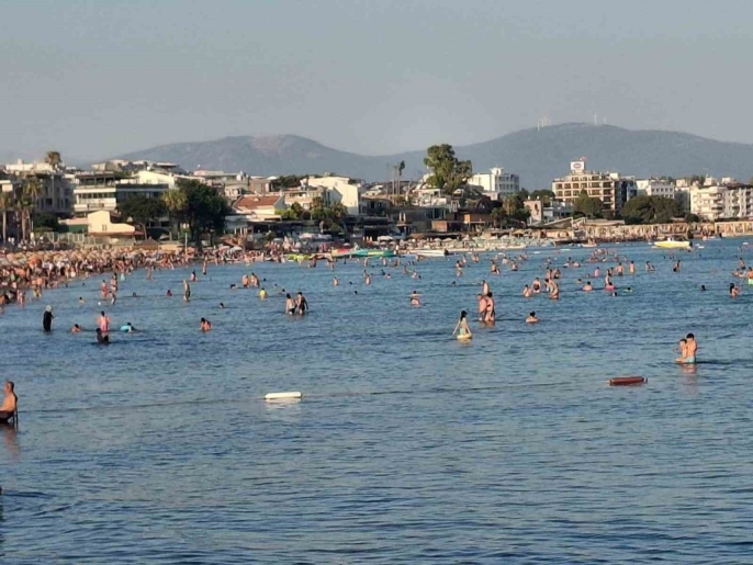Didim sahilleri, tatilcilerle dolup taştı 2