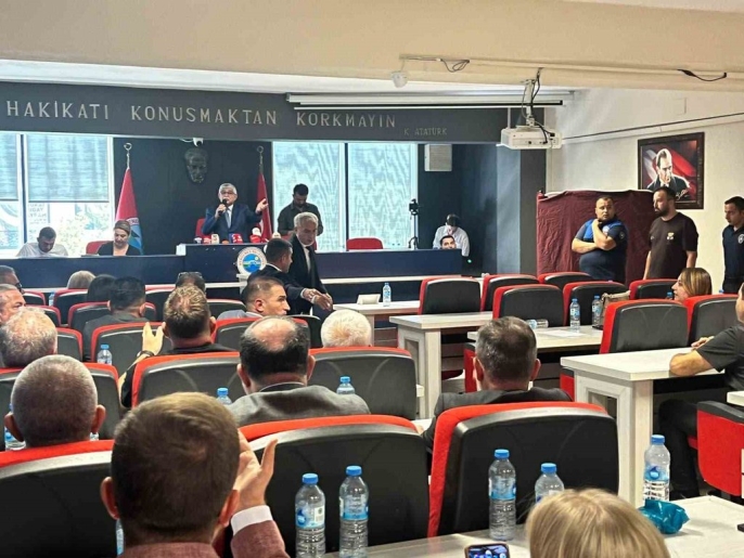 Menderes Belediyesi başkan vekilliği seçimini AK Parti kazandı 4
