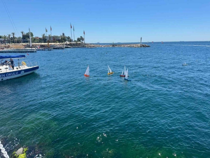 11 yaşındaki yelkenci, şampiyonluğu Marmaris\