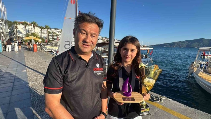 11 yaşındaki yelkenci, şampiyonluğu Marmaris\