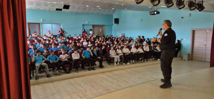 Darıcada 900 öğrenciye afet farkındalık eğitimi verildi