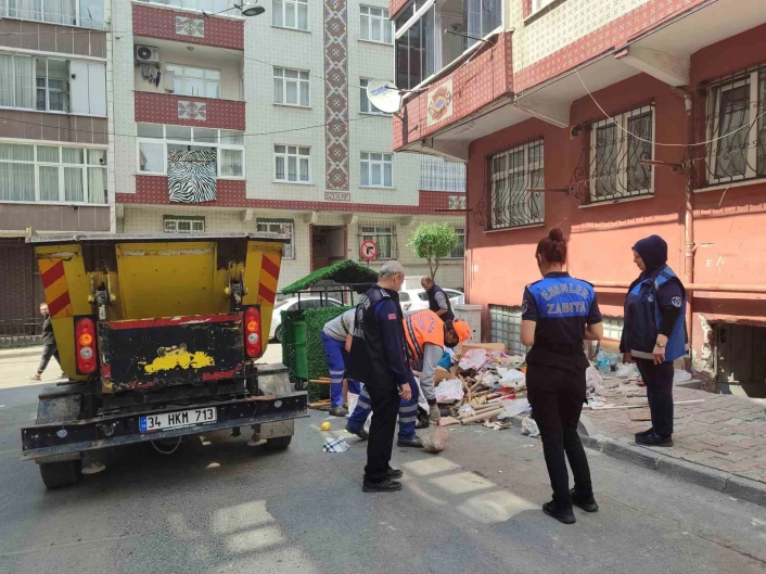 Esenlerde 4. kez temizlenen daireden 7 kamyon çöp çıktı