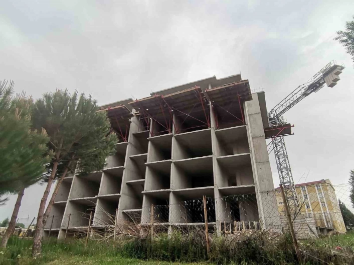 Gedizde 5.etap TOKİ konutları hızla yükseliyor