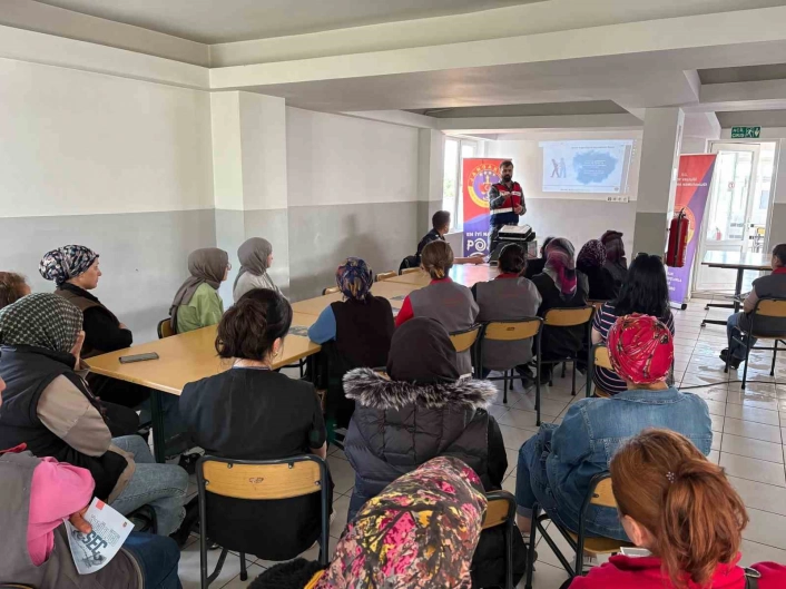 Gerzede 104 anneye uyuşturucuyla mücadele eğitimi