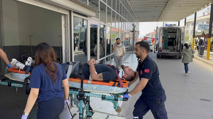 Kontrolden çıkan motosiklet kaza yaptı, sürücü yaralandı