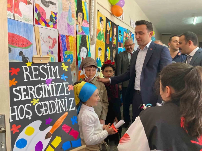 Sultandağında Halk Eğitim Merkezinde yıl sonu sergisi açıldı