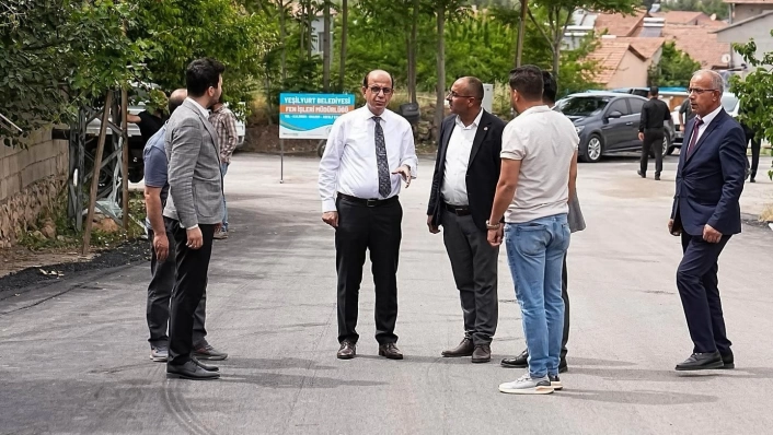 Yeşilyurtta ulaşım altyapısı güçleniyor, asfalt çalışmaları sürüyor