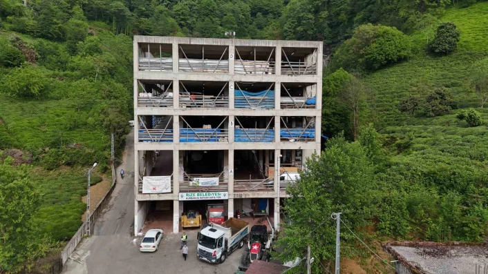 Rizede 4 katlı kurban pazarında hareketlilik arttı