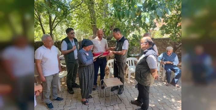 Ahmet Köle, şehit ailelerini ziyaret etti