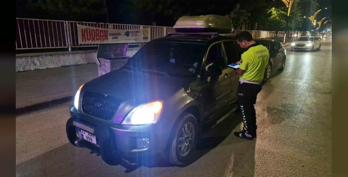 Alaca'da trafik denetimi: 15 sürücüye 25 bin TL ceza