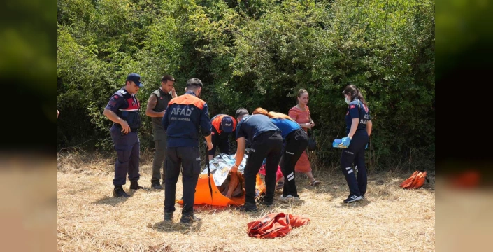 Antalya'da orman yangını: Bir araç kül oldu, iki kişi yaralandı