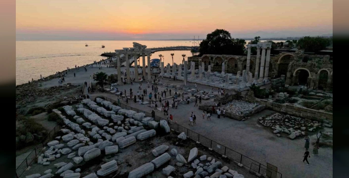 Antalya turizmde rekor kırdı: Temmuz ayında günlük ziyaretçi sayısı 102 bini aştı