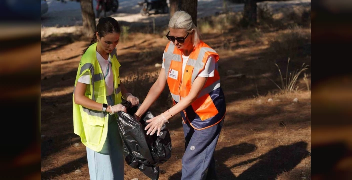 Bilecik'te 20 ton çöp toplama etkinliği: 'Ormanla Yanmasın' sloganıyla çevre temizliği
