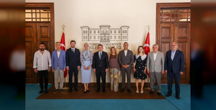 Bilecik'te ziyaret: Belediye Başkanı Subaşı, Vali Sözer'i makamında ziyaret etti