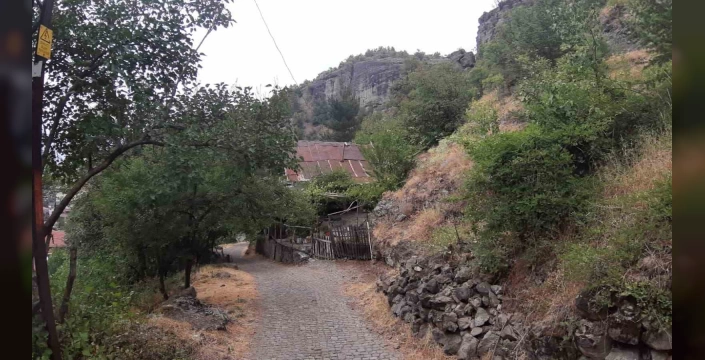 Bolu'da kaya düşmesi riski: Mudurnu'da 30 günlük tahliye kararı