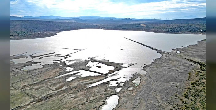 Çeşme'de su krizi: Kutlu Aktaş Barajı'ndaki su seviyesi alarm veriyor