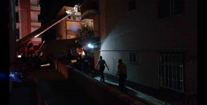 Çorum'da apartman yangını: Maddi hasar oluştu