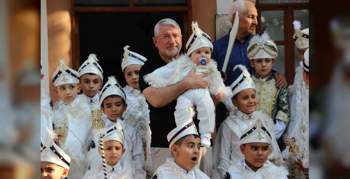 Çorum'da toplu sünnet şöleni: Çocuklar unutulmaz bir gün geçirdi