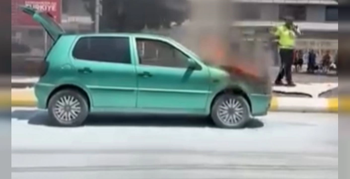 Edirne'de otomobil yangını: Sürücü son anda kurtuldu