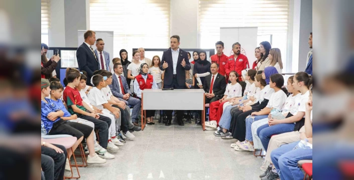 Eminoğlu Bayburt'ta: Belediye ve üniversite ziyaretleri