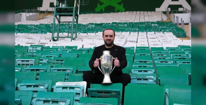 Enbiya Topal: Bursaspor'daki görevimi sürdürüyorum, ancak sosyal medya paylaşımlarımı sonlandırıyorum