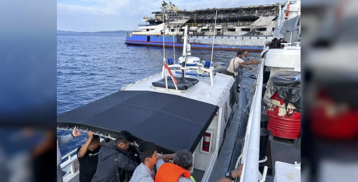 Endonezya'da feribot faciası: 568 kişi kurtarıldı