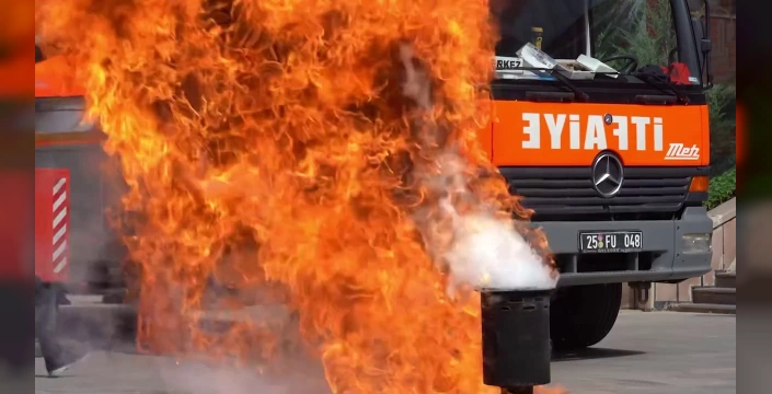 Erzurum Büyükşehir Belediyesi'nde yangın tatbikatı: 'Önce tedbir, sonra müdahale'