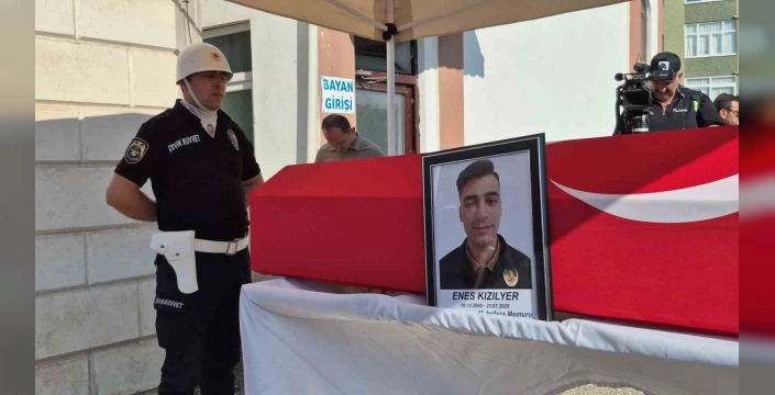 Eskişehir'de şehit olan Enes Kızılyar Karabük'te toprağa verildi