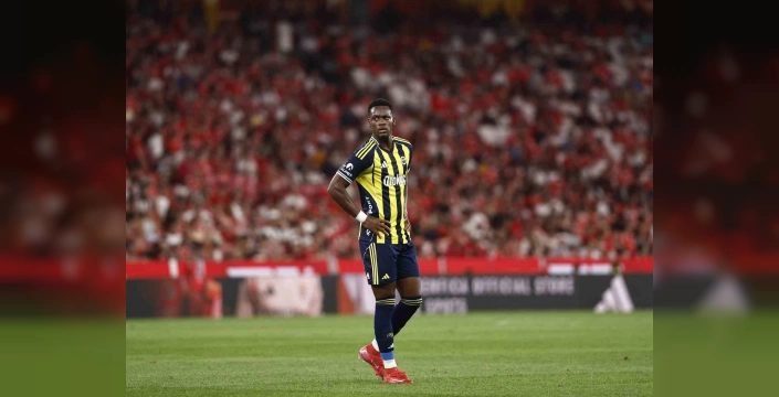 Fenerbahçe, Benfica'ya yenildi: 3-2'lik skorla mağlup ayrıldı
