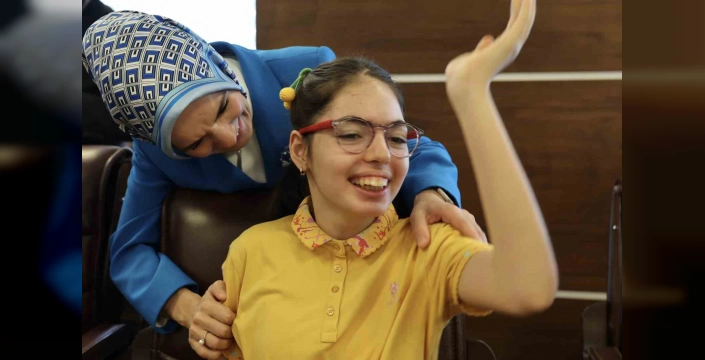 Göktaş, şehit eşleriyle bir araya geldi: ‘Türkiye, emin adımlarla ilerliyor’