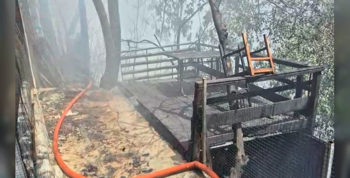 İstanbul'da gecekondu yangını: 2 ev kullanılamaz hale geldi