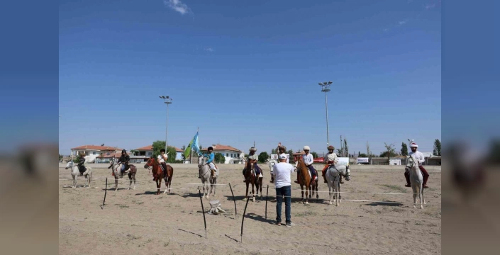 Kayseri'de atlı okçuluk şampiyonası: Gelenek ve modern sporun buluşması