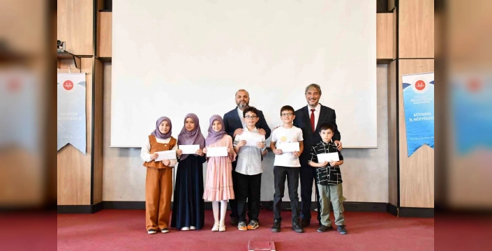 Kütahya'da hafızlık ödül töreni: Başarılı öğrenciler ödüllendirildi