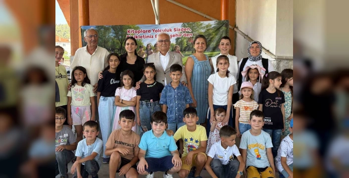 Muğla'da kitap okuyan çocuklara bisiklet hediye edildi