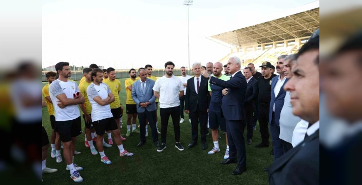 Muşspor'un başarısı: Vali Çakır, şehri birlik içinde destek olmaya çağırdı