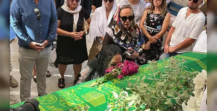 Safiye Soyman'ın oğlu Harun Akaröz'ün ölüm yıldönümü: 'Ellerimle yıkadım'