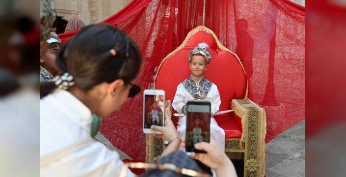 Sivas'ta Geleneksel Sünnet Şöleni: 34 Çocuk İçin Konvoy Düzenlendi