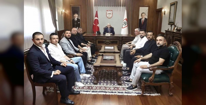 Sivasspor Başkanı Karagöl, Vali Şimşek'i ziyaret etti