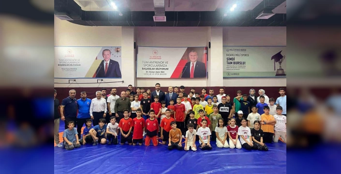 Taha Akgül: Van'a Güreş Eğitim Merkezi kurulacak