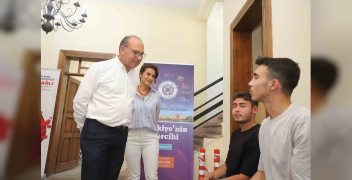 Turgutlu Belediyesi: Üniversite Tercih Merkezi gençlerin yanında