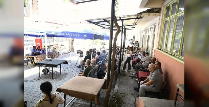 Uşak Üniversitesi'nde Bilim Kafe: Güre Köyü'nde Tarım ve Hayvancılık Bilgileri Paylaşıldı