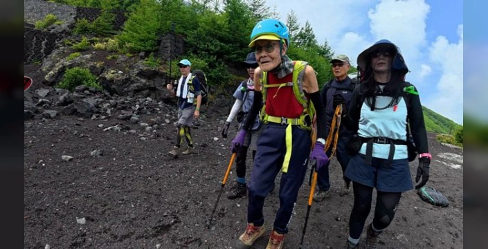 102 yaşındaki Kokichi Akuzawa, Fuji Dağı'na tırmandı: Guinness Rekorlar Kitabı'na girdi