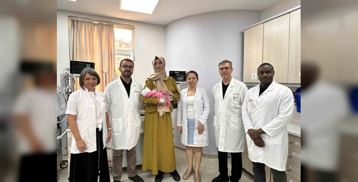 Adana'da nadir operasyon: Anne ve bebek hayatını kurtardı